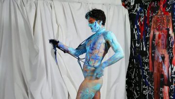 Liberate the messenger – ©Meton Atopik 2010 – Paris