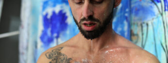 Showering – © Meton Atopik 2025