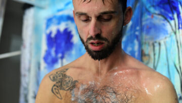 Showering – © Meton Atopik 2025